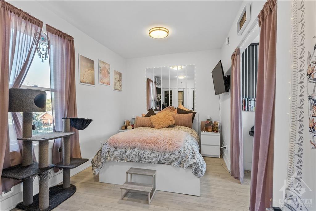 115 SPADINA Avenue