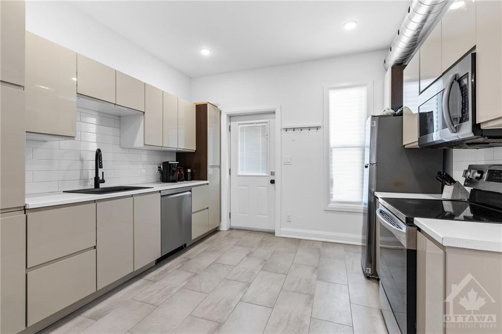 115 SPADINA Avenue