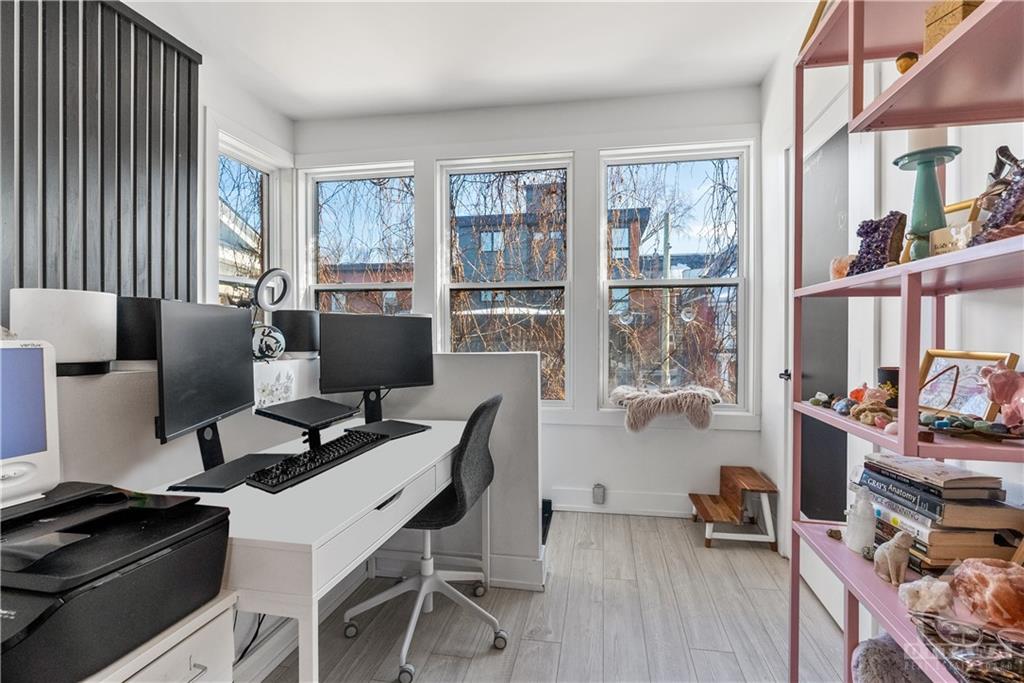 115 SPADINA Avenue