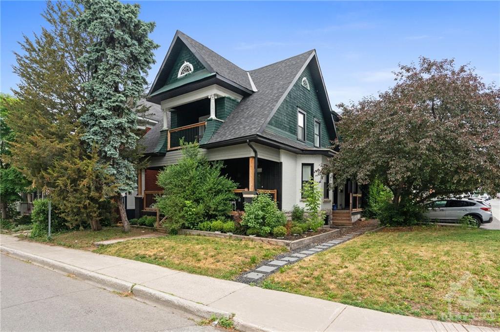 115 SPADINA Avenue
