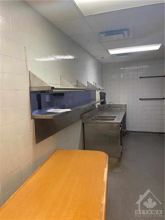 1585 TENTH LINE Road, #200