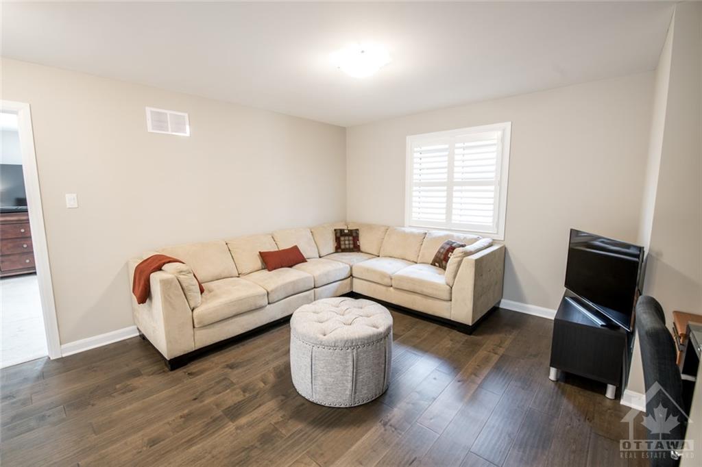243 ALEX POLOWIN Avenue