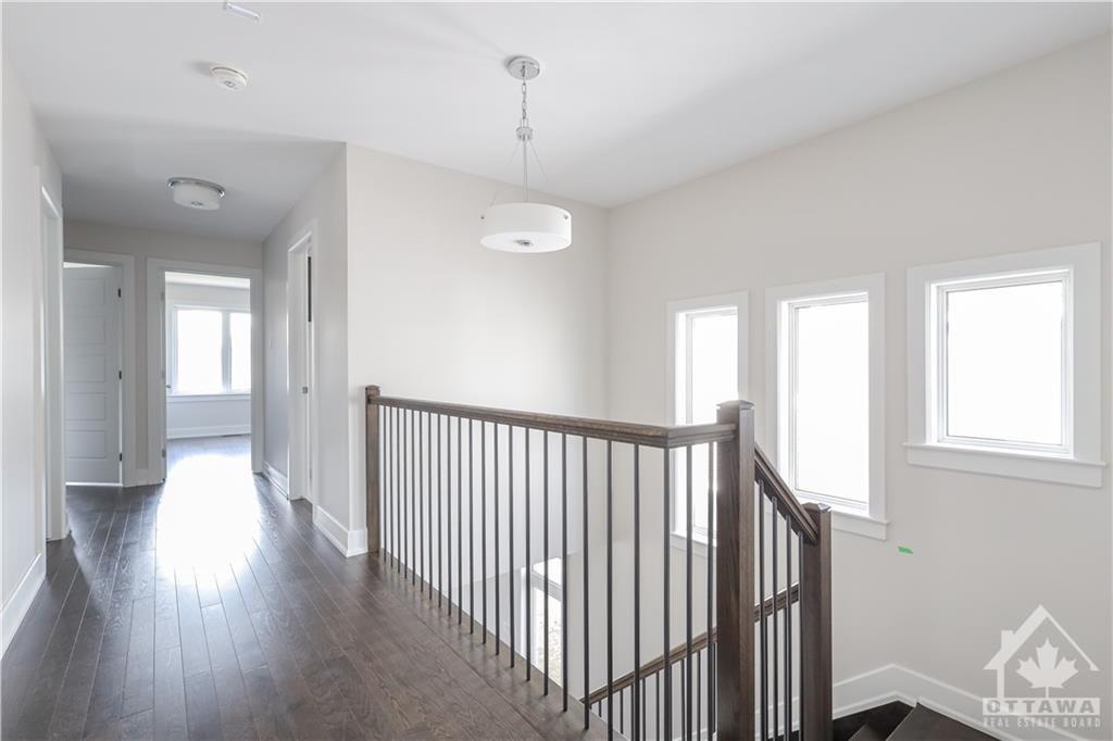 632 MOONFLOWER Crescent