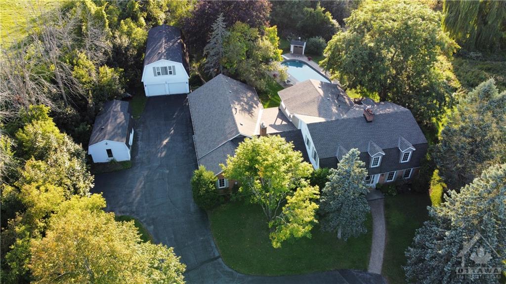 6332 RIDEAU VALLEY Drive N