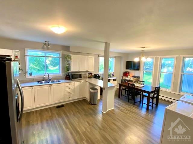 6332 RIDEAU VALLEY Drive N