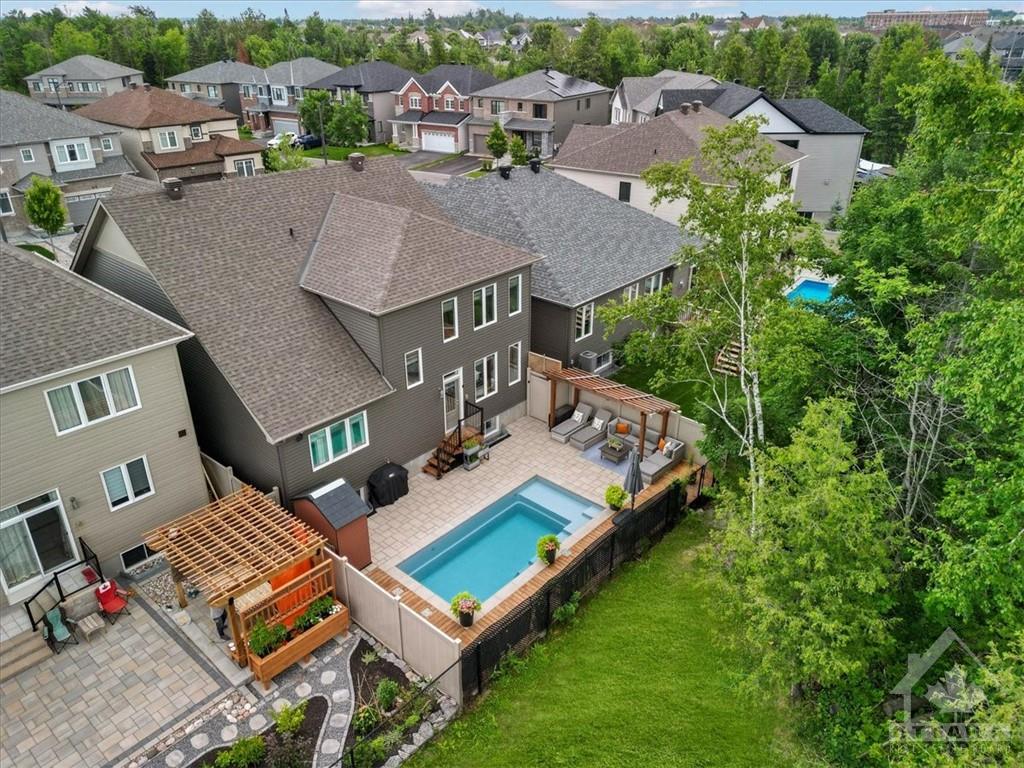 21 HAWKS LANDING Crescent