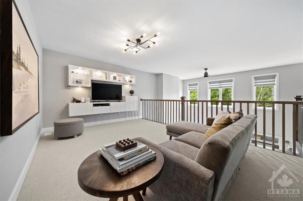 21 HAWKS LANDING Crescent