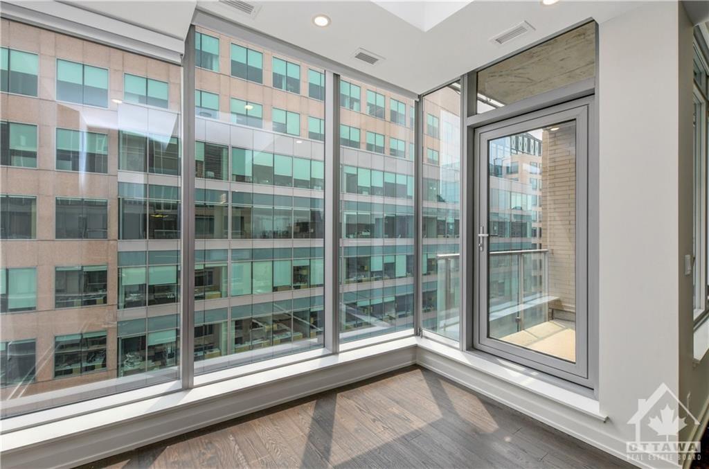 101 QUEEN Street, #1601