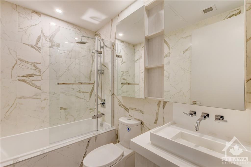 101 QUEEN Street, #1601