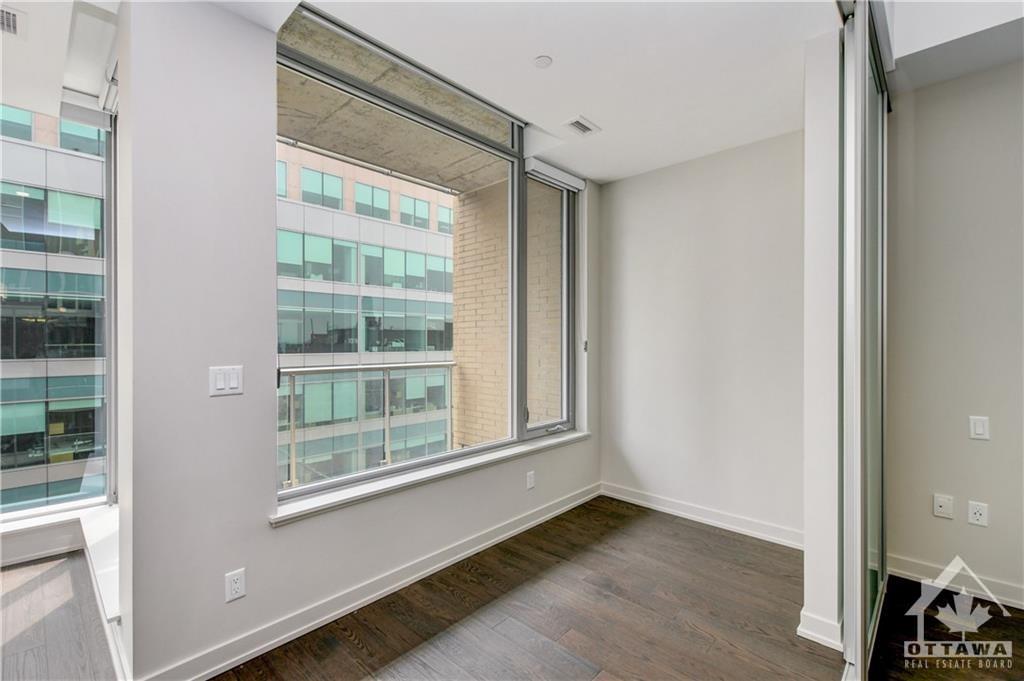 101 QUEEN Street, #1601