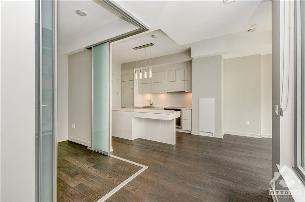 101 QUEEN Street, #1601