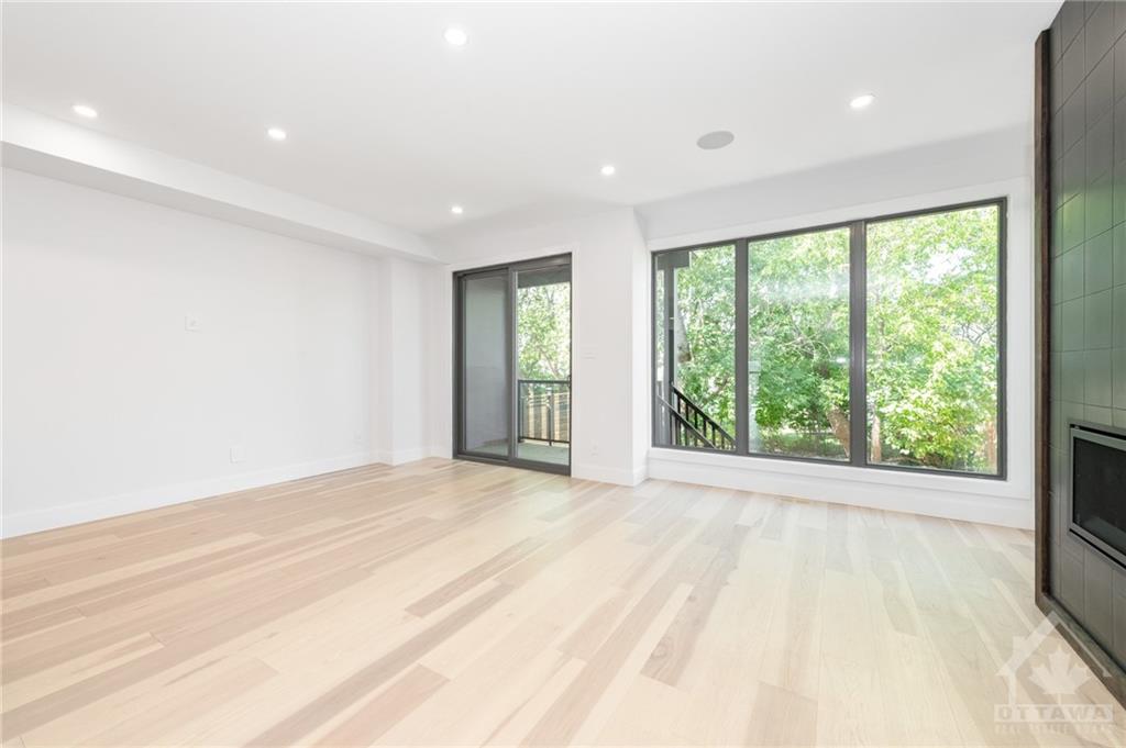 375 MADISON Avenue, #B