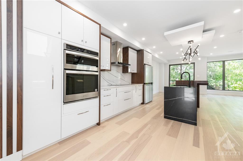 375 MADISON Avenue, #B