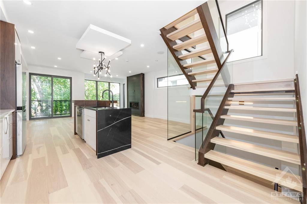 375 MADISON Avenue, #B