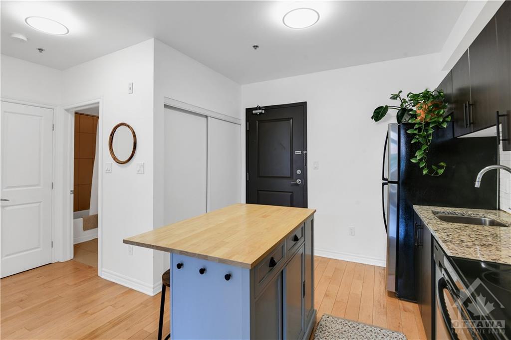 429 KENT Street, #219