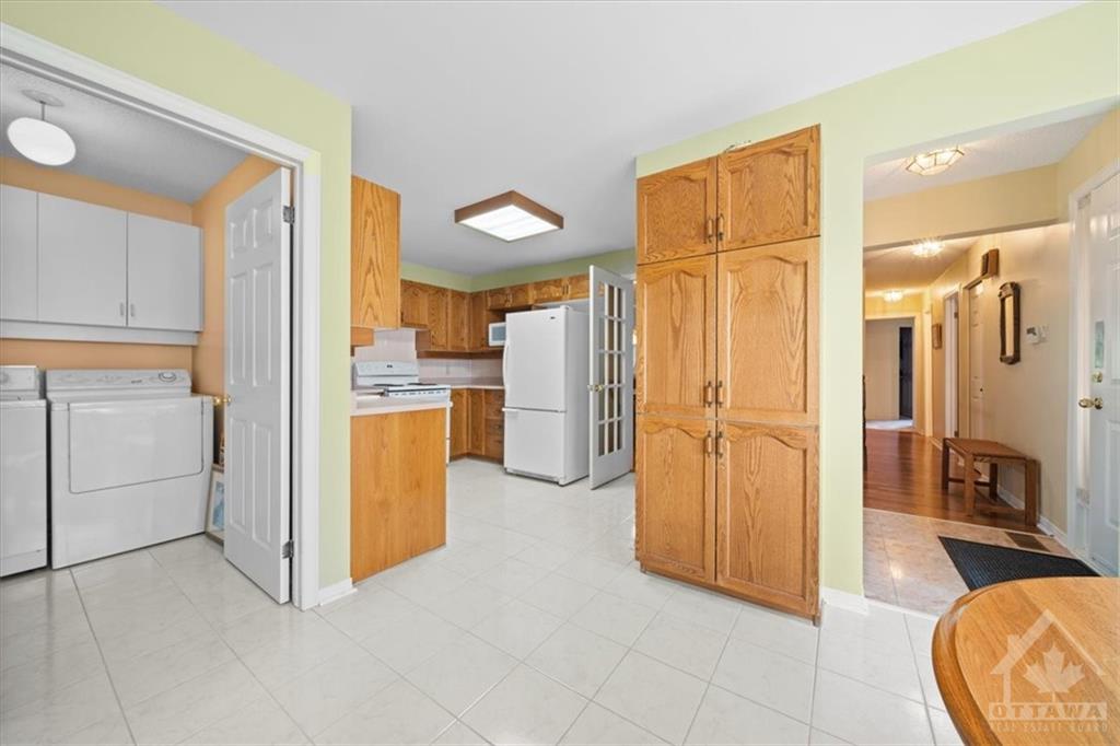 5 RIVER OAKS Court