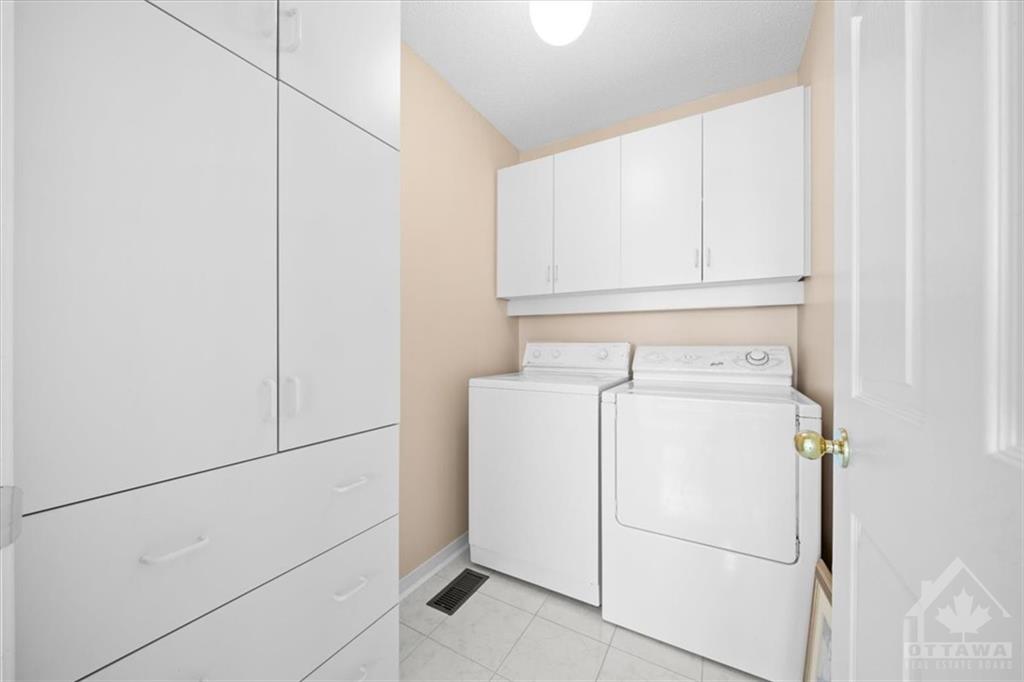 5 RIVER OAKS Court