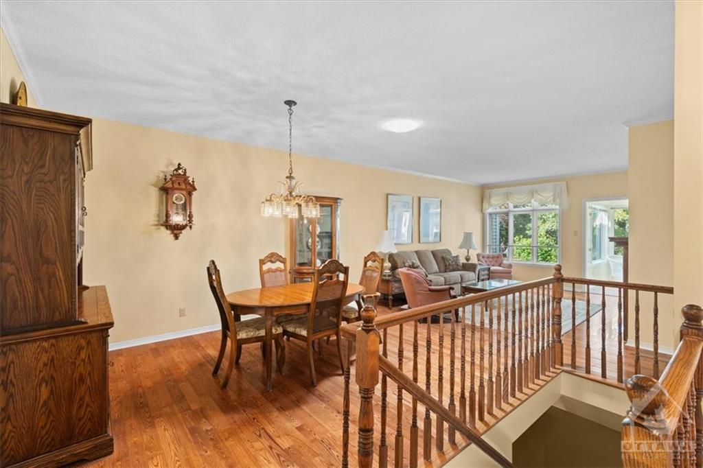 5 RIVER OAKS Court