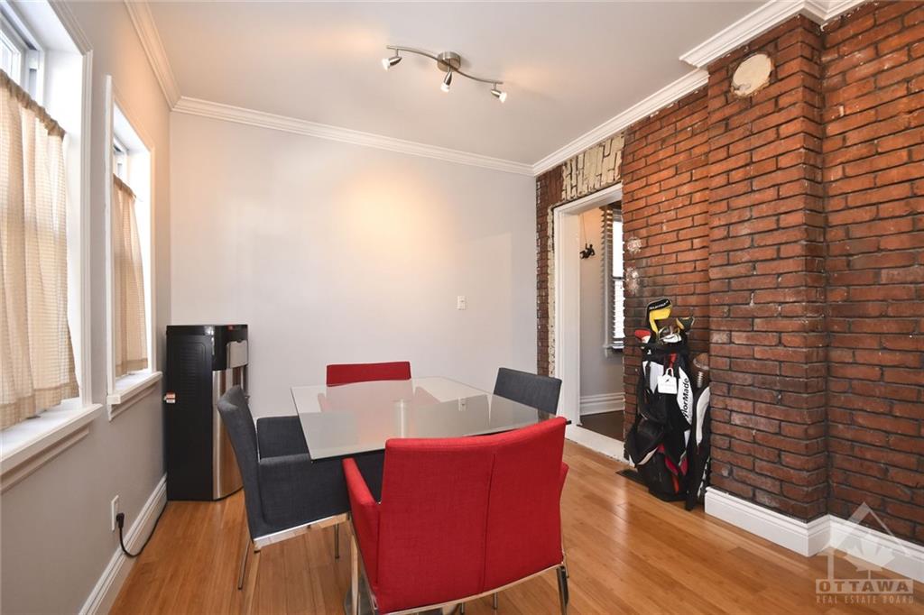 69 MELROSE Avenue, #1