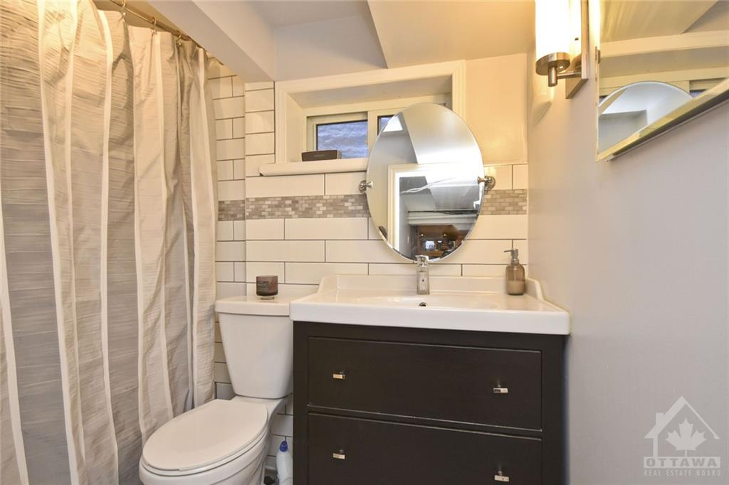 69 MELROSE Avenue, #1