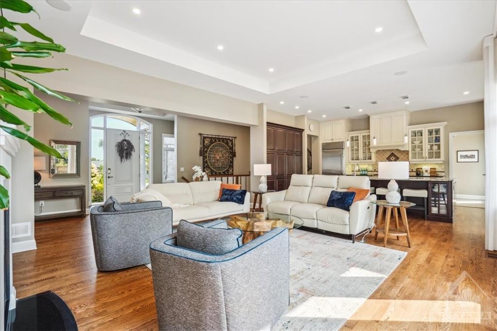 208 CABRELLE Place