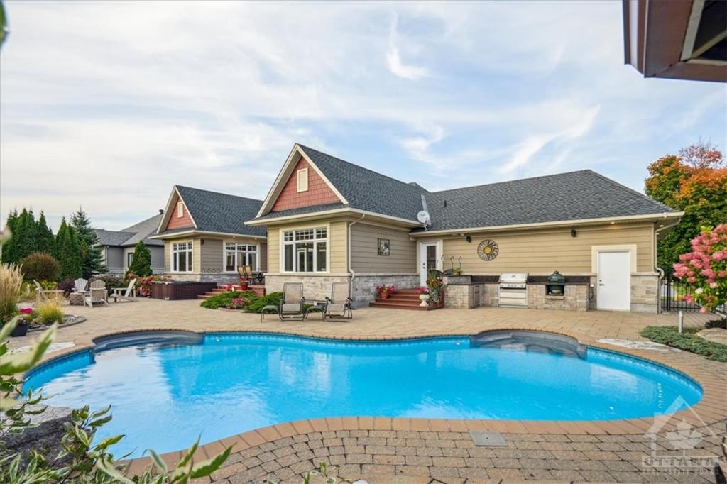 208 CABRELLE Place