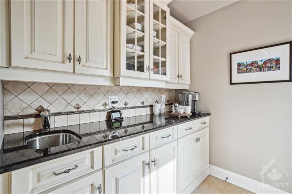 208 CABRELLE Place
