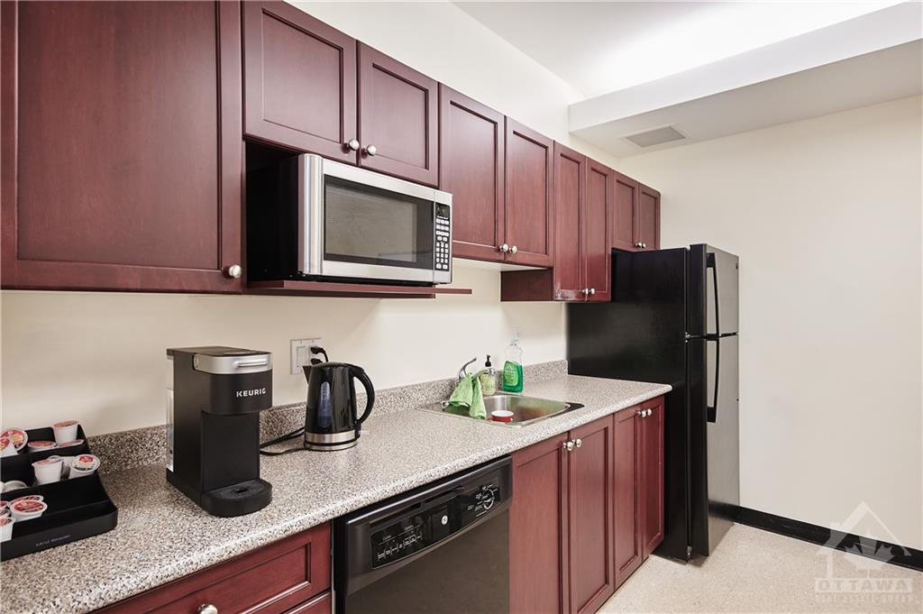 300 TERRY FOX Drive, #1000-L2