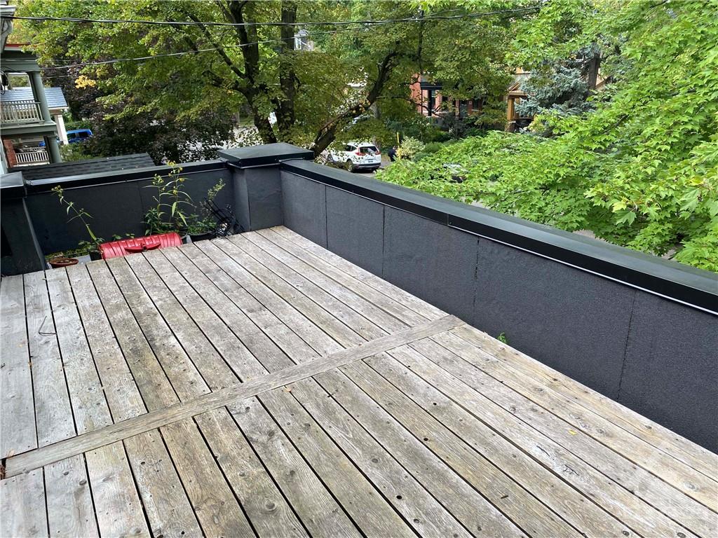 20 WOODLAWN Avenue