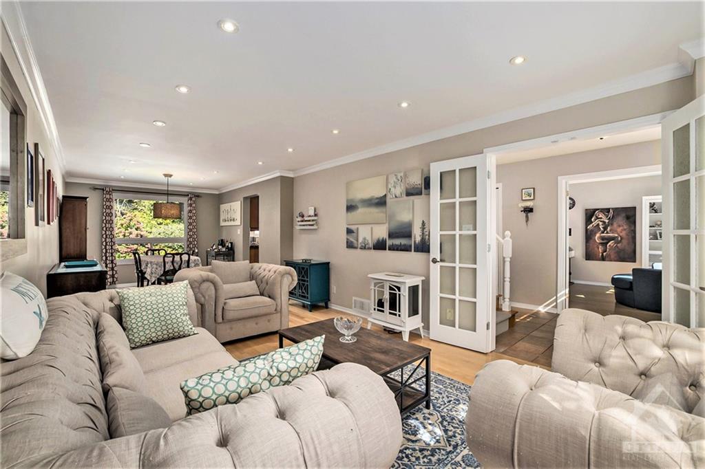 43 PARKLANDS Avenue