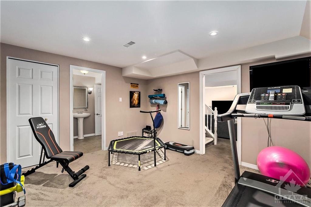43 PARKLANDS Avenue