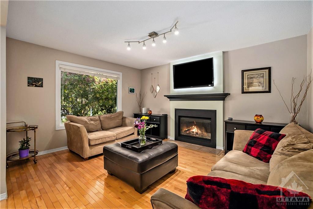 43 PARKLANDS Avenue