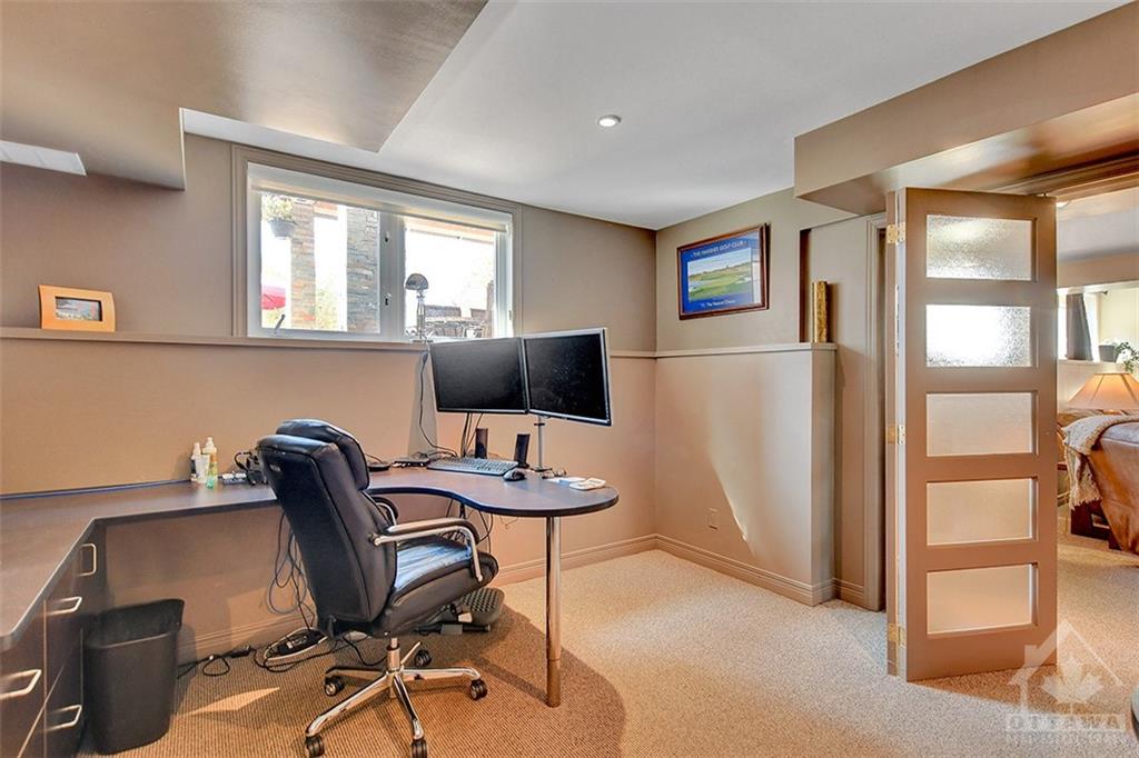 375 RIDGESIDE FARM Drive
