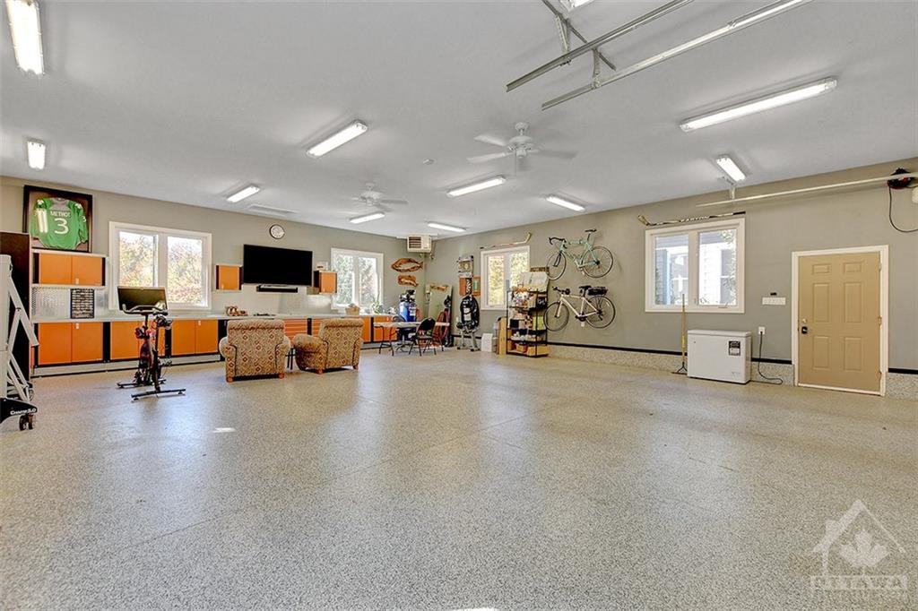 375 RIDGESIDE FARM Drive