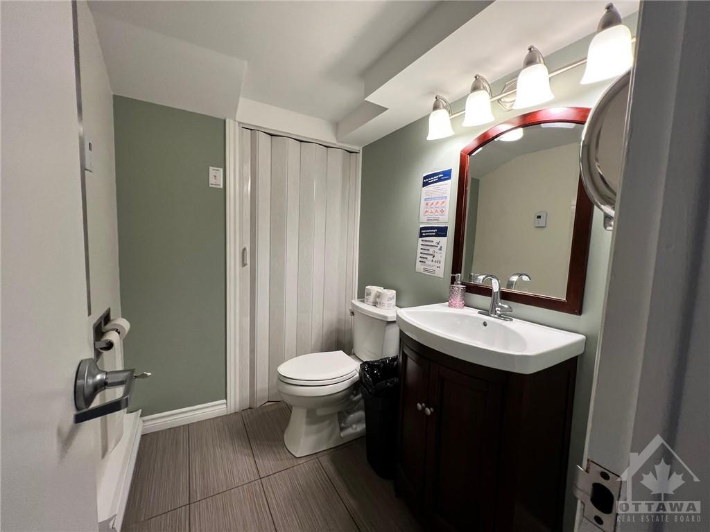 302 WAVERLEY Street W, #9