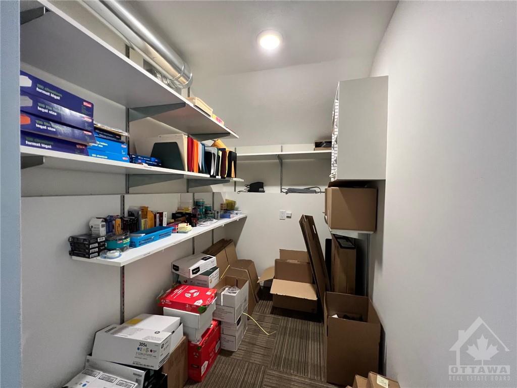302 WAVERLEY Street W, #9