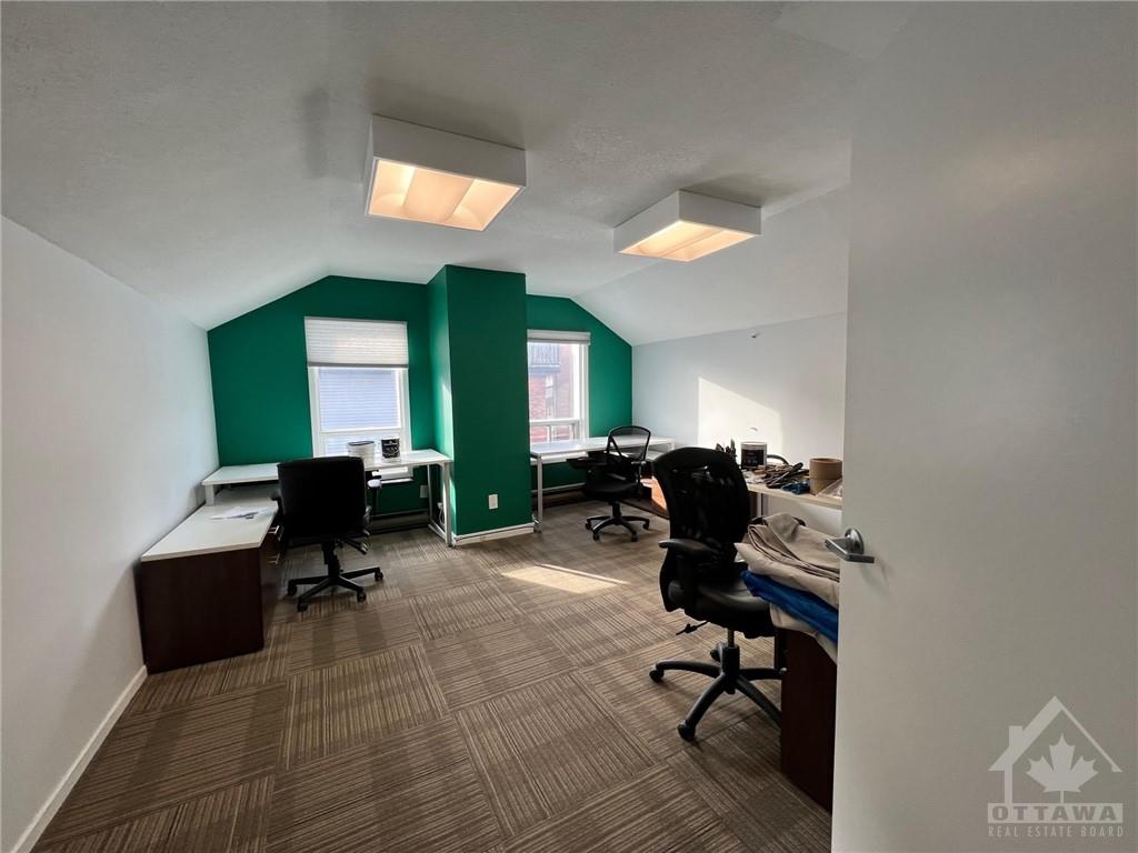 302 WAVERLEY Street W, #9
