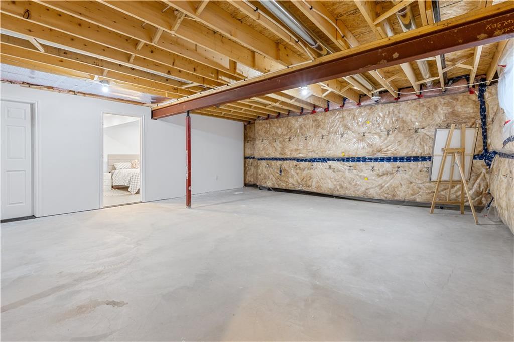 202 DOWSLEY Crescent