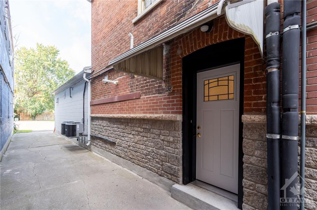 126-128 PRESCOTT Street