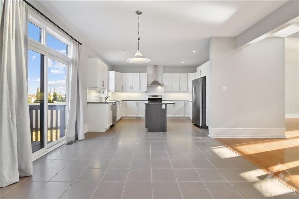 943 WILDCARROT Crescent