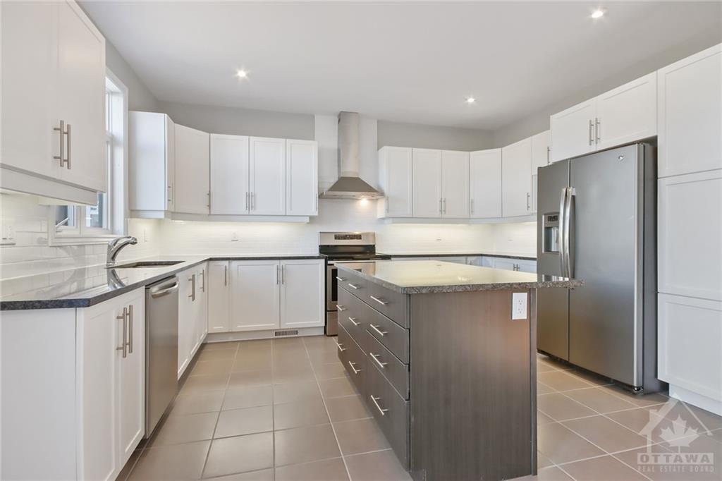943 WILDCARROT Crescent