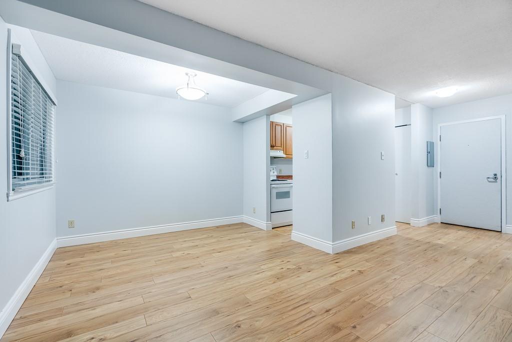 118 FOURTH Street E, #302