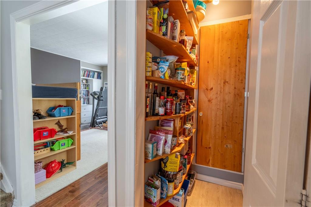2 SAUNDERS Avenue
