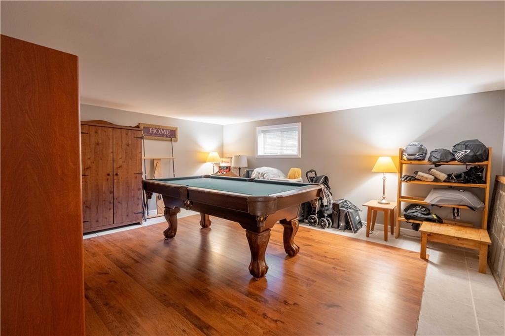 2 SAUNDERS Avenue