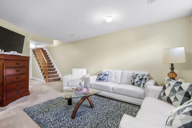 209 HIDDEN MEADOW Avenue