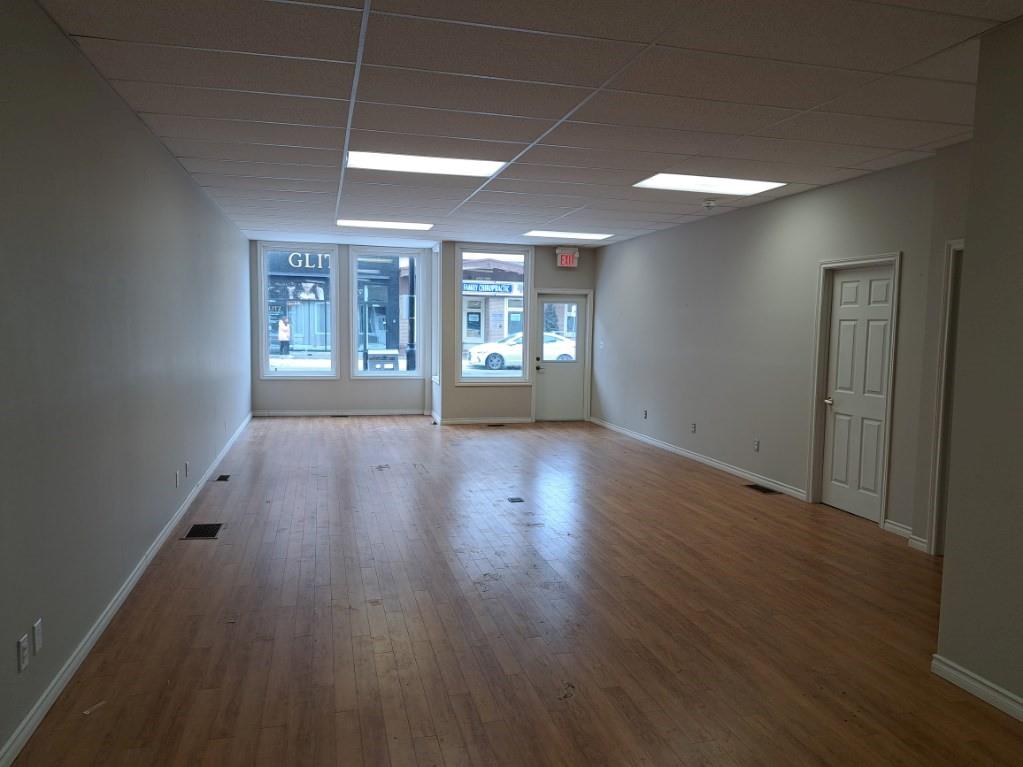 119 KING Street W