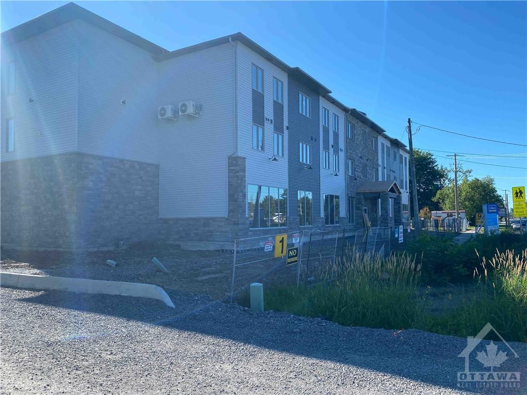 979 NORTH RUSSELL Road, #02