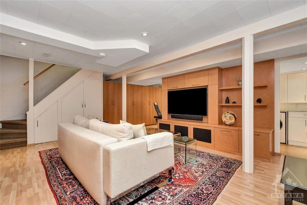 1354 FONTENAY Crescent