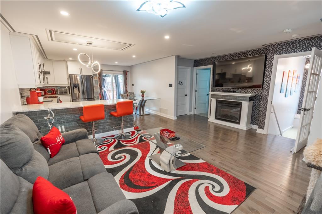 324 BELFORT Crescent