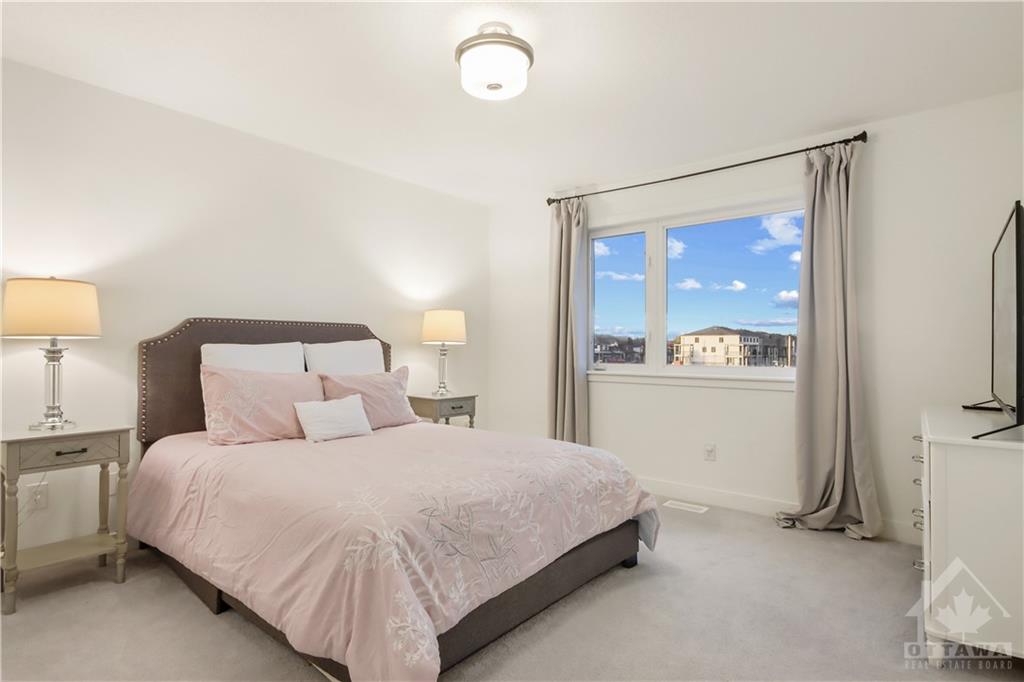 822 WOOLER Place